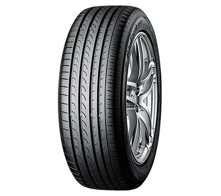 PNEU YOKOHAMA RV02 215/55 R18 99V