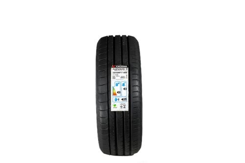 Pneu Yokohama Advan Sport V105 ZPS (Run Flat) 205/50 R17 89W (Medida da BMW Série 1 e Série 2 Coupe)