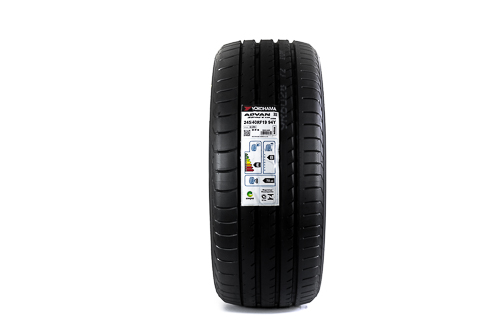 Pneu Yokohama Advan Sport V105 ZPS (Run Flat) 245/40 R19 94Y (Medida BMW Série 5 - Dianteira)