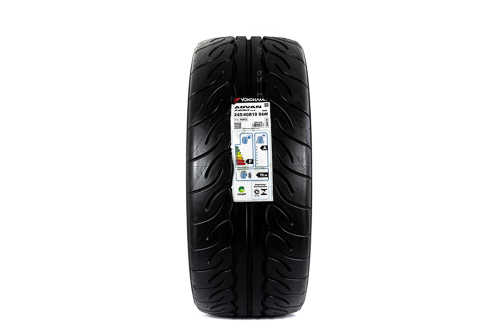 Pneu Yokohama Advan Neova AD08R 245/40 R19 94W