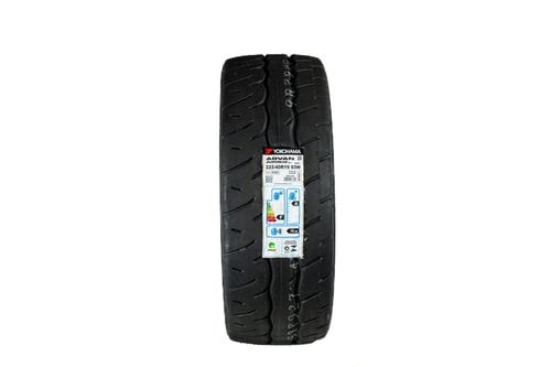 Pneu Yokohama Neova AD09 225/40 R19 93W