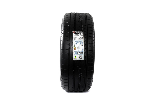 Pneu Yokohama Advan Sport V105 255/45 R20 105W