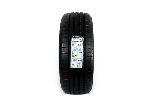 Pneu Yokohama Advan Sport V105 235/55 R17 99Y