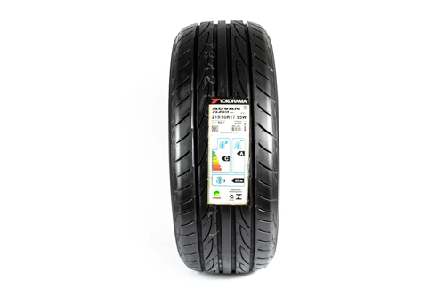 Pneu Yokohama Advan Fleva V701 215/50 R17 95W