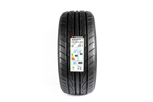 Pneu Yokohama Advan Fleva V701 235/45 R17 97W