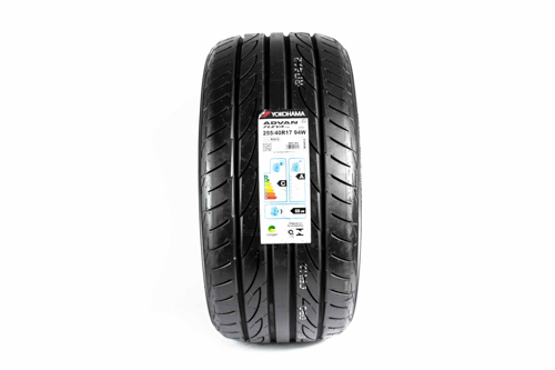 Pneu Yokohama Advan Fleva V701 255/40 R17 94W