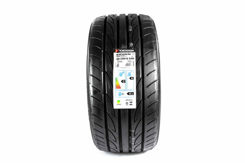 Pneu Yokohama Advan Fleva V701 255/35 R18 94W