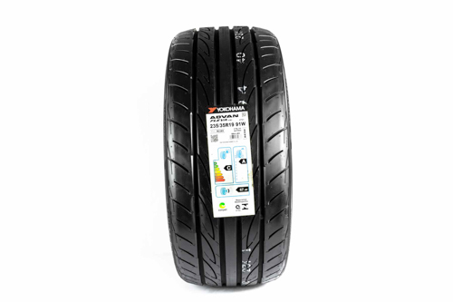 Pneu Yokohama Advan Fleva V701 235/35 R19 91W