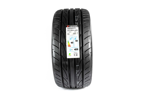 Pneu Yokohama Advan Fleva V701 255/35 R19 96W