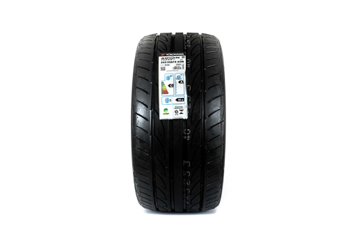 Pneu Yokohama Advan Fleva V701 265/30 R19 93W