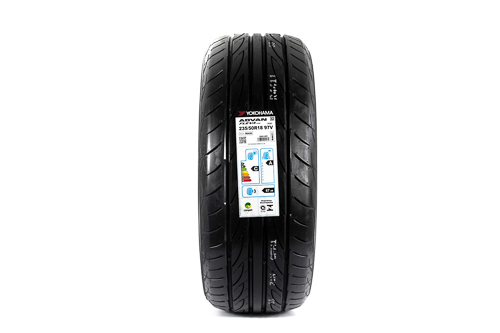 Pneu Yokohama Advan Fleva V701 235/50 R18 97V