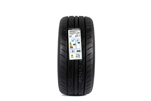 Pneu Yokohama Advan Fleva V701 225/35 R18 87W