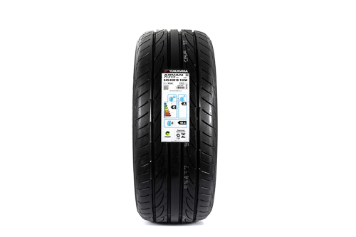 Pneu Yokohama Advan Fleva V701 245/45 R18 100W