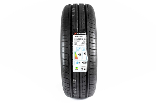 Pneu Yokohama BluEarth ES32 215/60 R16 99V