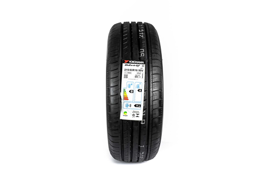 Pneu Yokohama Bluearth GT AE51 215/60 R16 99V