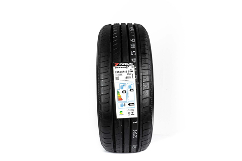 Pneu Yokohama Bluearth GT AE51 225/45 R18 95W