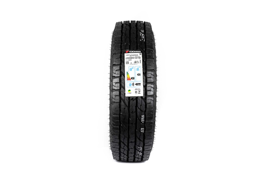 Pneu Yokohama Geolandar A/T G015 235/85 R16 120R LT (Letras Brancas)