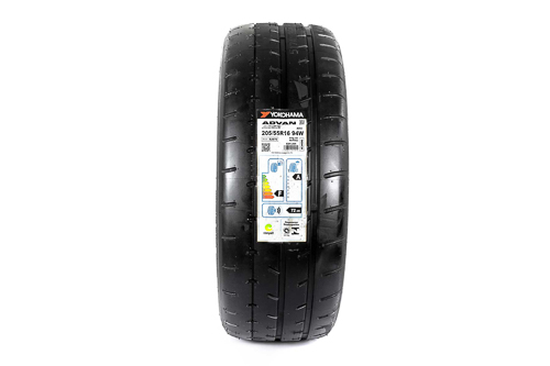 Pneu Yokohama Advan A052 205/55 R16 94W